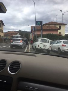 Qualquaglia non quadra o qualcosa non quadra la mia auto la vedo e la riconosco dopo